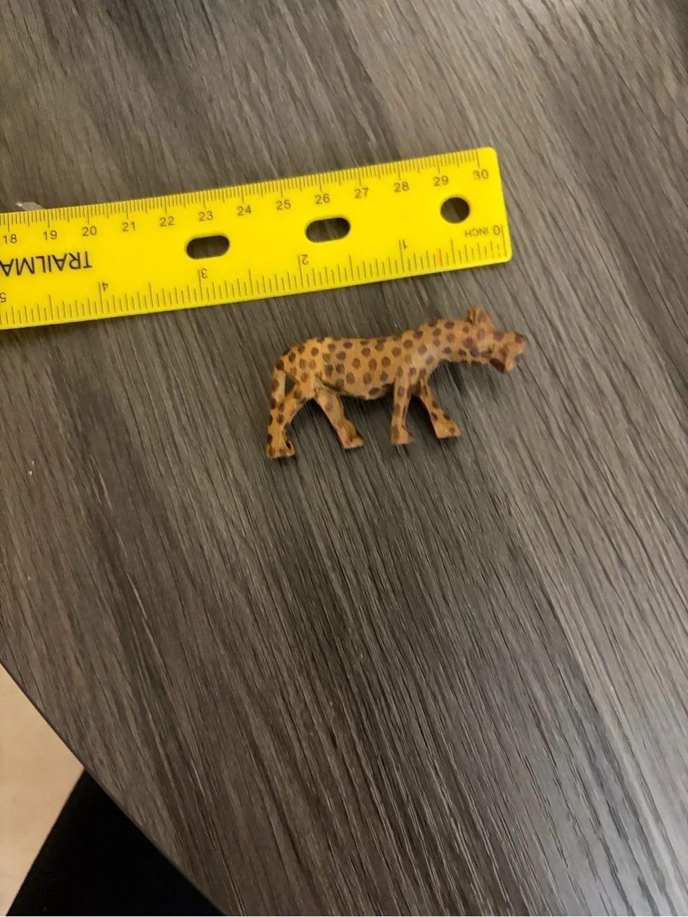 Brooch Hand-Carved Wooden Spotted Cheetah Figurine - Brown